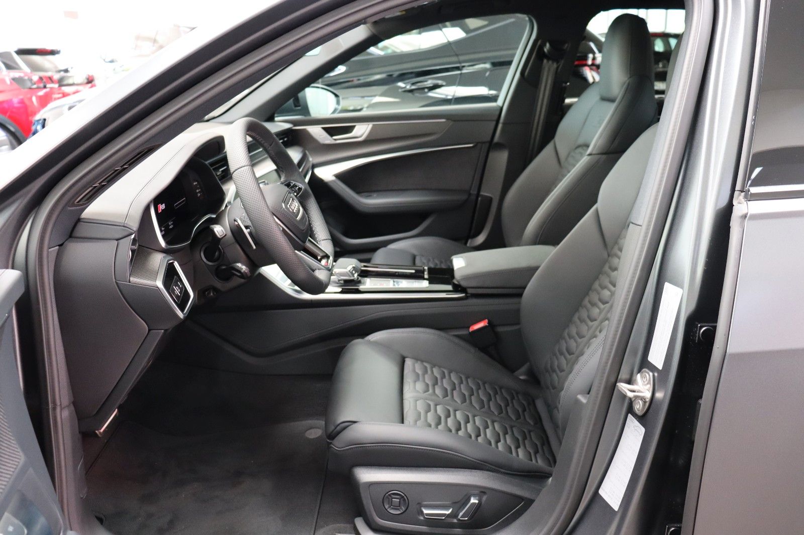 Audi RS6 Avant interior