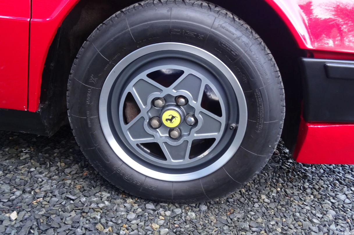 Ferrari Mondial 8 wheel