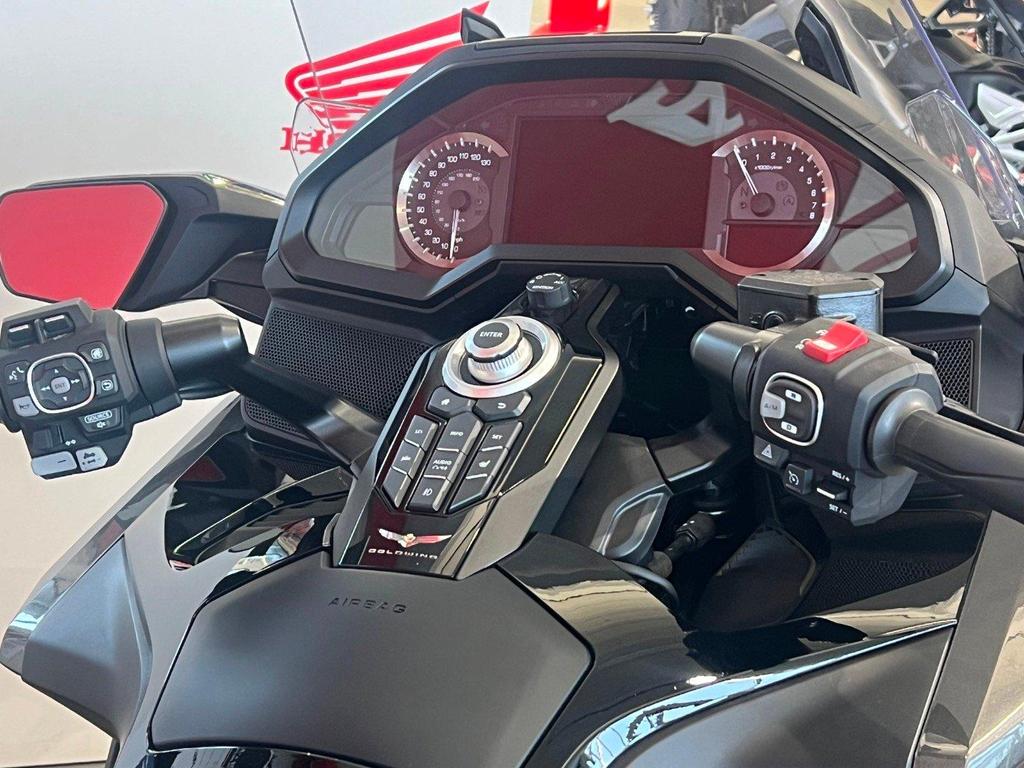2024 Honda GL1800 Gold Wing Tour DCT - immagine 2