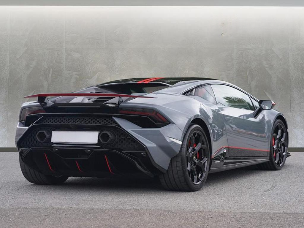 Lamborghini Huracan back side