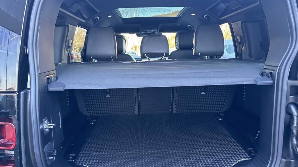 Land Rover Defender 110 boot