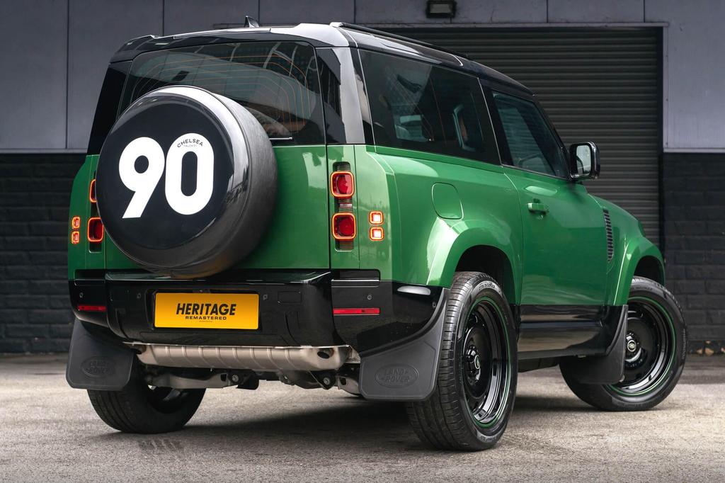 Land Rover Defender 90 back exterior