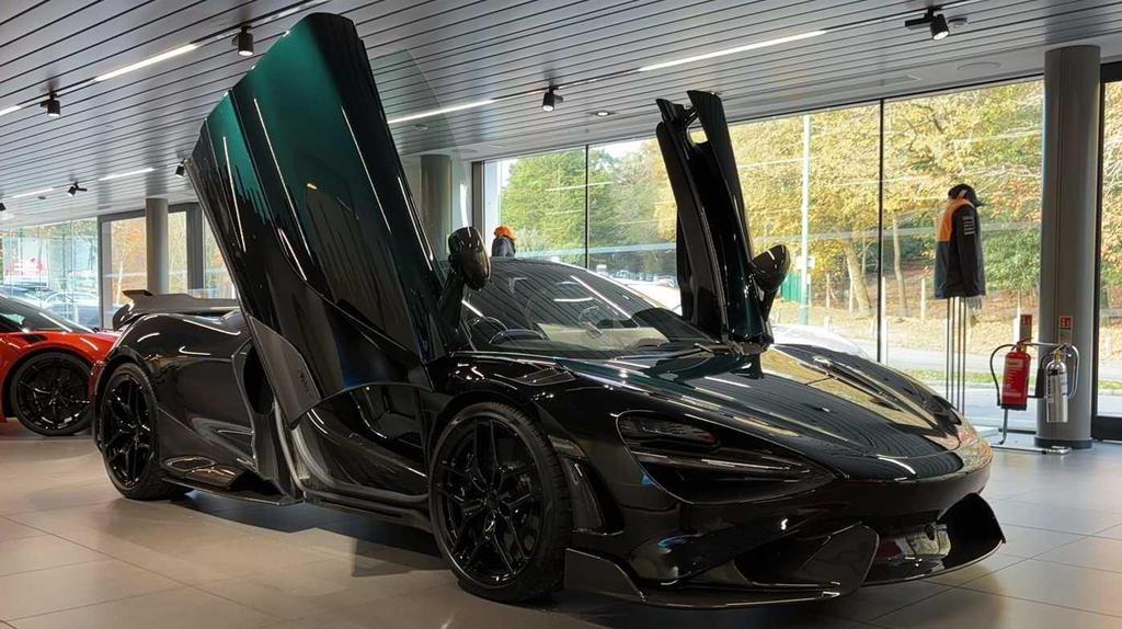 McLaren 765LT doors