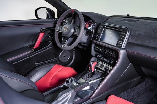 Nissan GT-R Nismo cockpit