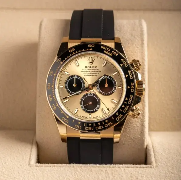 Rolex Cosmograph Daytona Yellow Gold - Gold Dial case