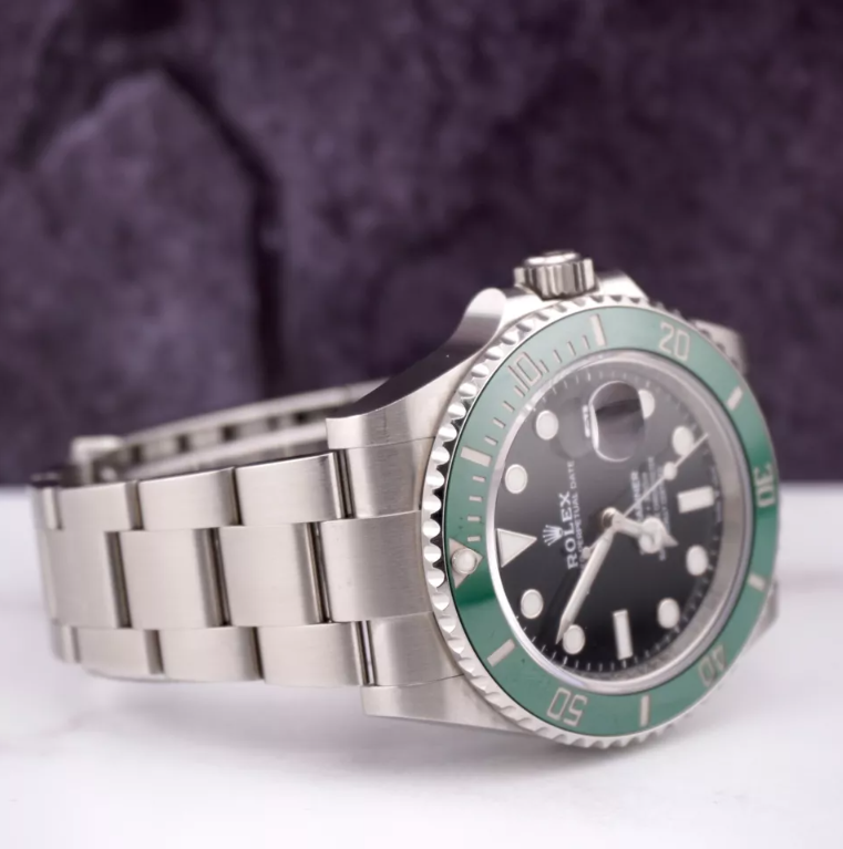 Rolex Submariner Date Green Bezel bezel