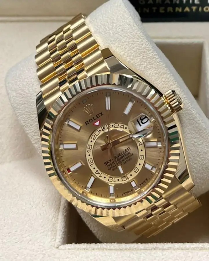 Rolex Sky-Dweller 42mm Yellow Gold-Gold Dial - Imagen 7