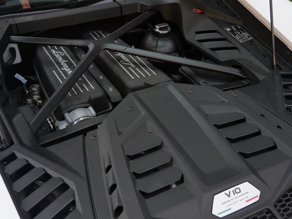Lamborghini Huracan engine bay