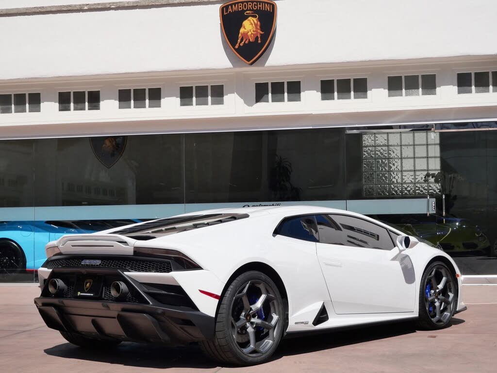 Lamborghini Huracan side back