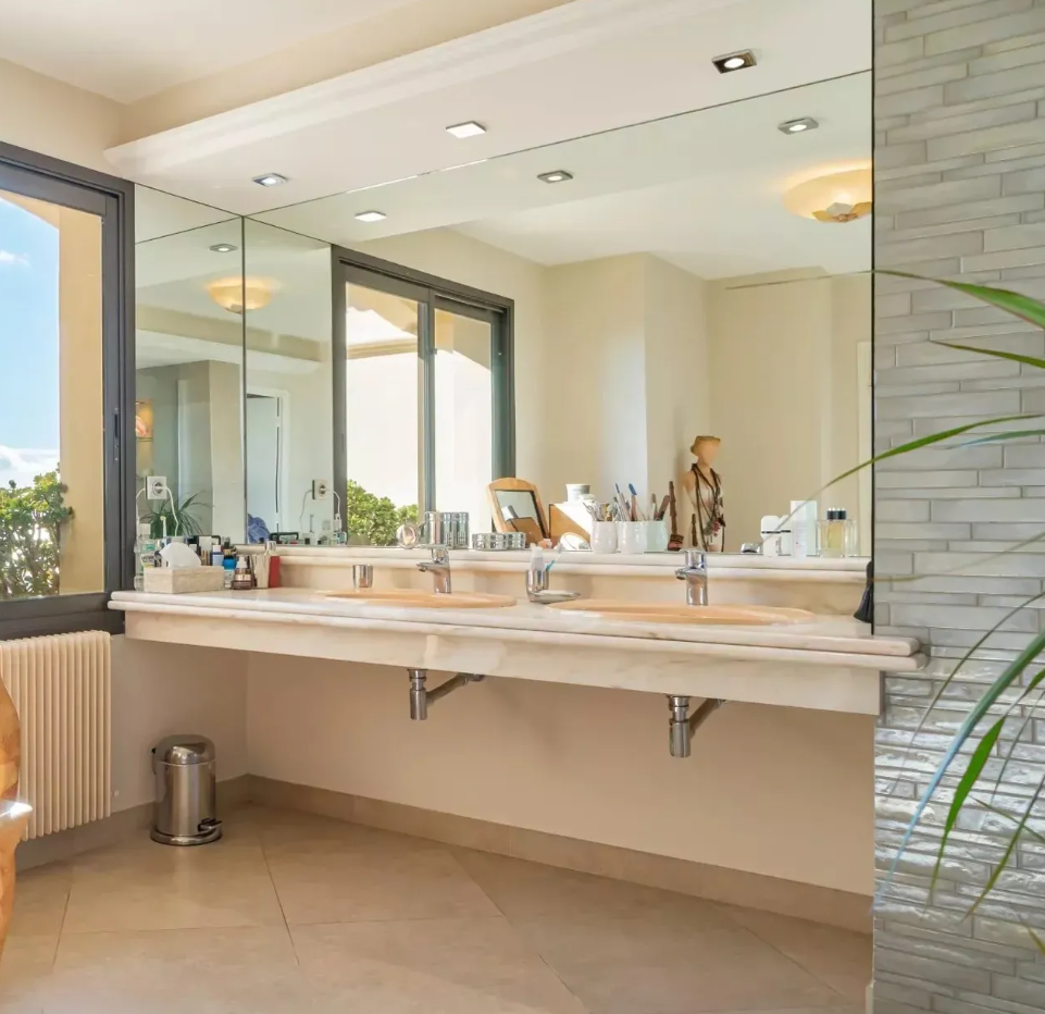 Nice Panoramic House Bathroom