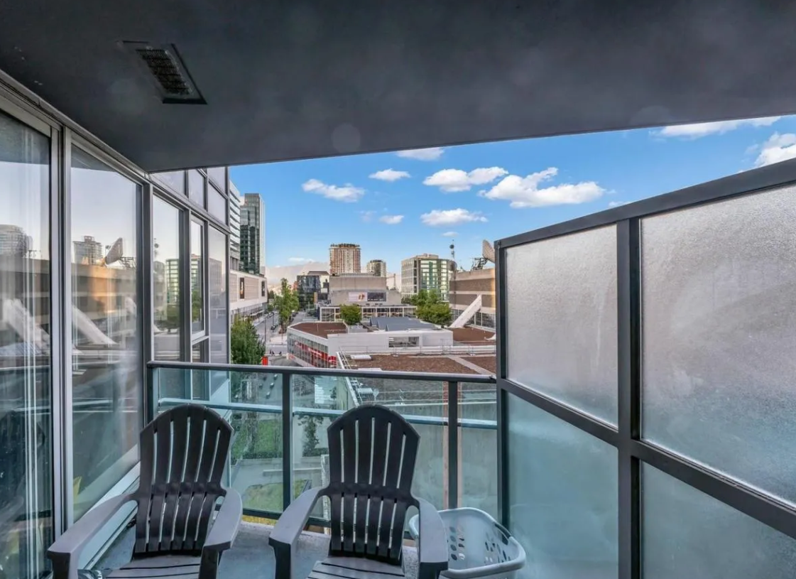 Prime Location 3 Bedroom Apartment in Vancouver, Canada – Bild 2