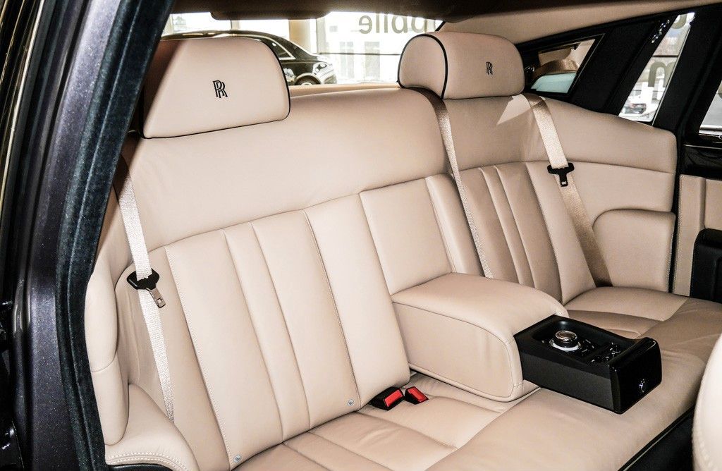 Rolls-Royce Phantom rear seat