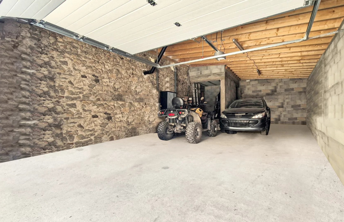 Charming 4-Bedroom House in Belley, France - Image 10