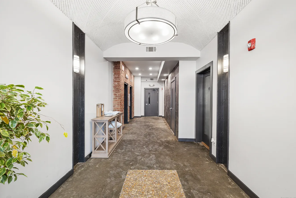 Bridgeport United States House hallway