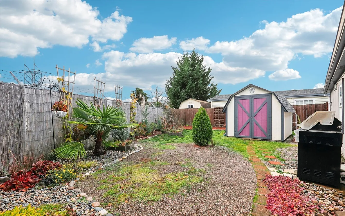 3 Bedroom House in Washington, United States - Image 9