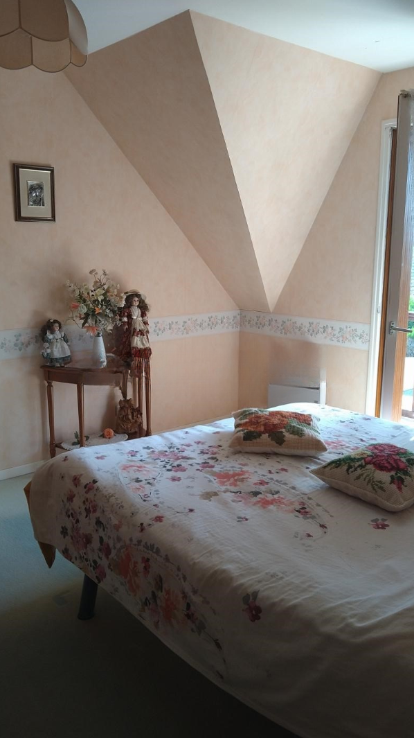 Corbeilles France House bedroom